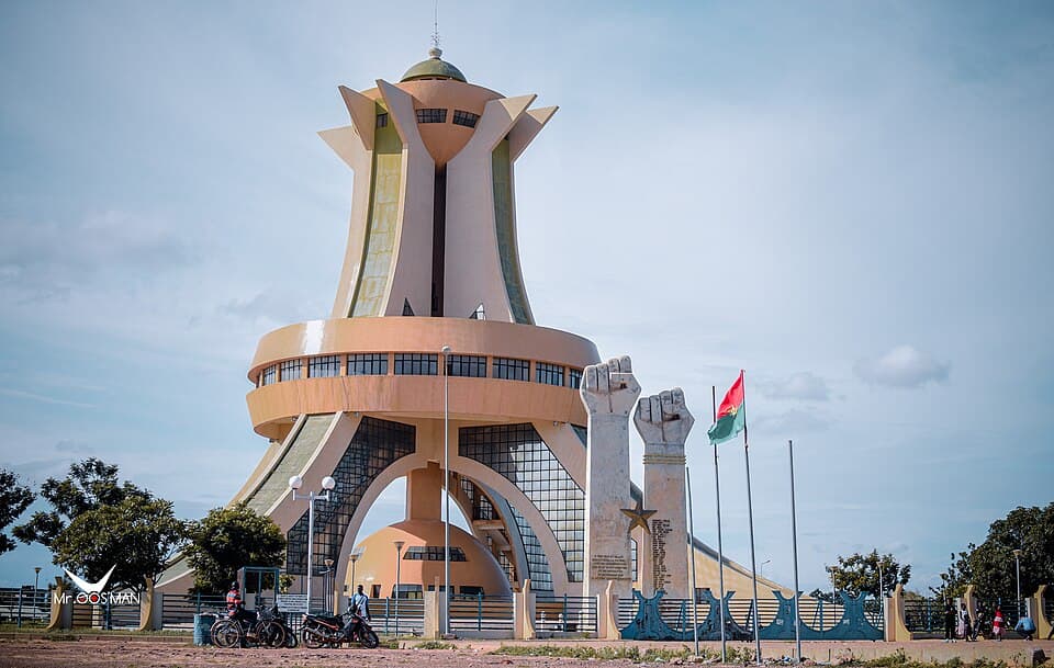 Rond-point des heros nationaux, Ouaga 2000